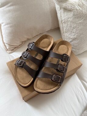 BRAND NEW Cushionaire Lela brown nappa leather Cork Sandals - 7M
